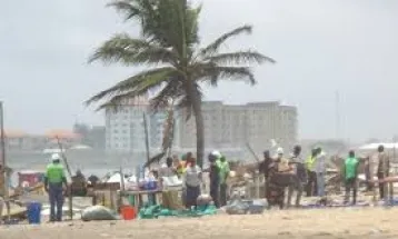 Authorities Plan Demolition of Beach Bars and Restaurants on Lumley Beach