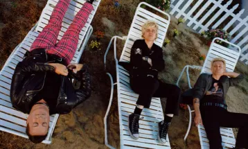 Green Day's Saviors: Navigating Political Turbulence, UK Adventures, and Punk Resurgence