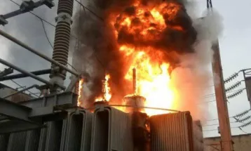Fire Engulfs Electricity Transformer on Wilkinson Road