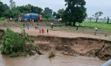 Bridge Collapse Strands Hundreds and Disrupts Lives in Kambia and Amina