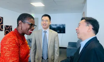 Chinese Delegation Explores Collaboration with Freetown Mayor
